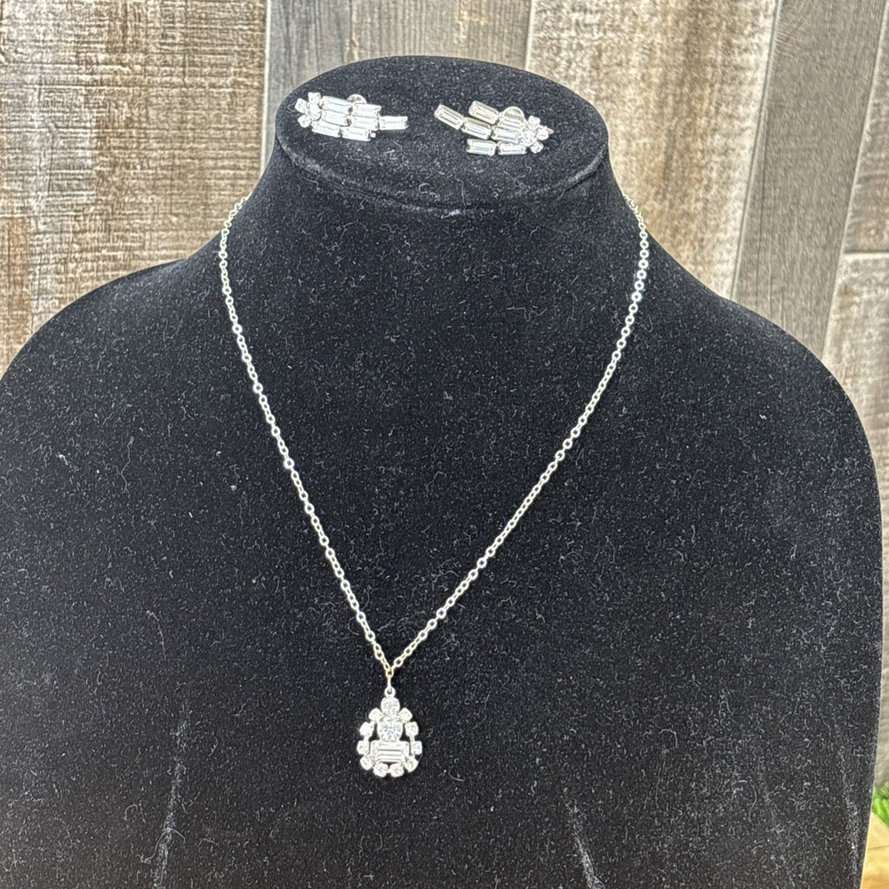 Vintage Symphony Rhinestone Necklace Screw Back Earrings Set Silver Tone